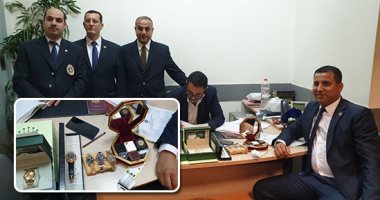 جمارك مطار القاهرة تحبط محاولة تهريب ساعات ثمينة ومشغولات ذهبية.. صور