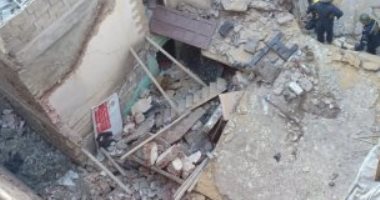 كان يزور أقاربه.. استخراج جثة شاب من أسفل عقار الدخيلة المنهار بالإسكندرية