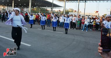 بملابس البمبوطية والأغانى الوطنية.. بورسعيد تحتفل بذكرى 30 يونيو.. فيديو وصور