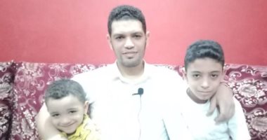 يمتلك 10 حناجر.. شاهد "العبودى" يبدع فى ترتيل القرآن والأدعية بأصوات أشهر القراء