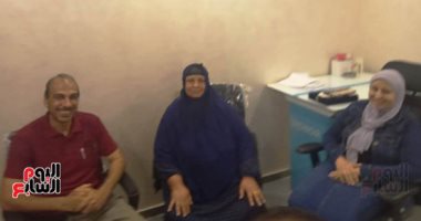 مدرس كفر الشيخ يرد على المتنمرين: أيوة بشتغل عامل فى مطعم وأكل العيش مش عيب