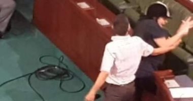 كشف ملابسات واقعة الاعتداء على عبير موسى.. رئيس تونس: ما حدث بالبرلمان مُدبر منذ 3 أيام.. نائبة تونسية: الواقعة فضيحة هدفها التشويش على تقرير  يدين"النهضة" الإخوانية فى قضية اغتيال شكرى بلعيد..فيديو 