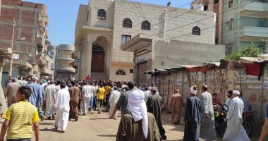 تشييع جثمان طفلين شقيقين لقيا مصرعهما غرقًا في ترعة بالشرقية.. صور