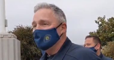 ضابط أمريكى يلجأ لأغنية لتايلور سويفت لمنع متظاهرين من نشر فيديو له عبر يوتيوب