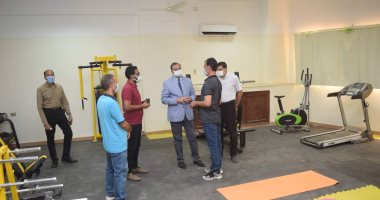 رئيس جامعة سوهاج يتفقد التجهيزات النهائية لافتتاح صالة اللياقة البدنية