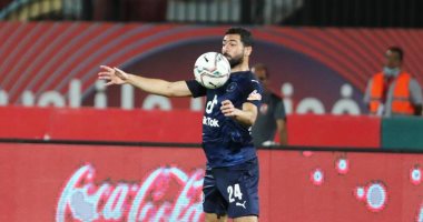 بيراميدز يتراجع عن تغريم أحمد فتحى ويتمسك بغرامة إكرامى بسبب تهنئة الأهلى