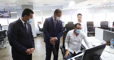 محافظ الفيوم ونائبه يزوران مقر جريدة "اليوم السابع" فى ثانى حلقات المحافظين.. صور