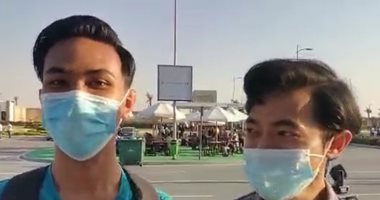 شوف الآسيويين فى معرض الكتاب بيتكلموا مصرى إزاى؟