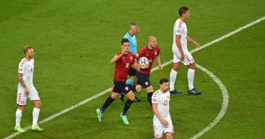 باتريك شيك يتقاسم صدارة هدافى اليورو بهدف التشيك الأول ضد الدنمارك.. فيديو
