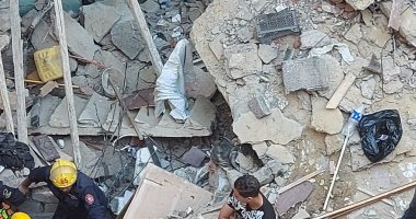 وفاة سيدة بالمستشفى بعد استخراجها من تحت أنقاض عقار الإسكندرية المنهار