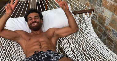 محمد صلاح فى الجيم وبيتمرجح على "الهاموك" فى إجازته الصيفية.. صور