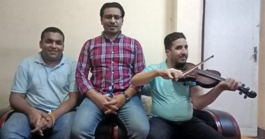 صوت من ذهب.. أحمد القناوى طالب يبدع فى الإنشاد الدينى.. حصد المركز الأول "عامين متتاليين".. وفاز بلقب الصوت الندى بأسيوط.. المنشد الموهوب يؤكد: هدفى حصد لقب منشد الشارقة وتمثيل مصر فى مسابقة عالمية.. فيديو وصور