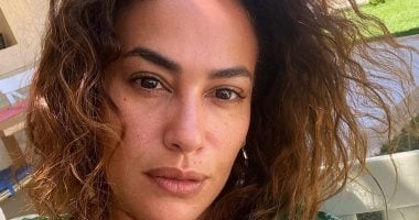 هند صبري تتألق بـ "كيرلي" بأحدث ظهور لها فى عطلتها الصيفية