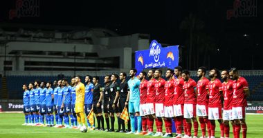 أحمد سامي يصافح موسيماني وجهاز الأهلي قبل انطلاق المباراة.. فيديو