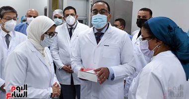 رئيس الوزراء يشهد إنتاج أول مليون جرعة من لقاح كورونا محليا بفاكسيرا.. مدبولى: توجيهات من الرئيس بتأمين أكبر حجم من اللقاحات للمواطنين وحتمية التصنيع المحلى.. وامتلاك قدرة إنتاج الأدوية واللقاحات مسألة أمن قومى