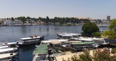 قبلة السائحين.. مبادرة لتحويل واجهة البيوت النوبية إلى لون موحد بأسوان.. فيديو
