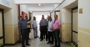 رئيس مدينة بيلا يطمئن على استعدادات المدارس لانطلاق ماراثون الثانوية العامة.. صور