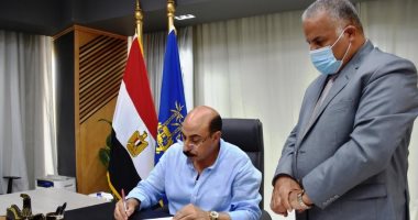 محافظ أسوان يعتمد نتيجة اختبارات أوائل الشهادة الإعدادية لقائمة الشرف