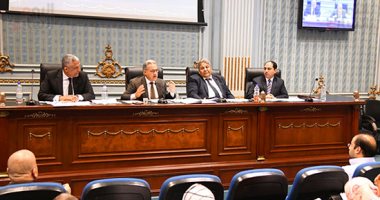 عمرو درويش يطالب ممثل التنمية المحلية بخطة زمنية لتنفيذ تطوير هيئات النظافة