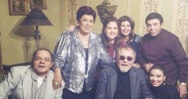 ناهد السباعى تكشف عن صورة من الذكريات تجمع رجاء الجداوى والساحر ودلال عبد العزيز