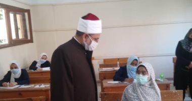 رئيس قطاع المعاهد الأزهرية يتفقد لجان الثانوية ويشدد على التعقيم الدورى للجان