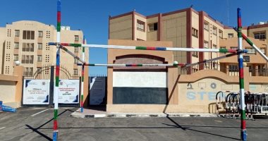 رؤساء لجان السير يتسلمون المدارس بعد فرشها استعدادا لامتحانات الثانوية