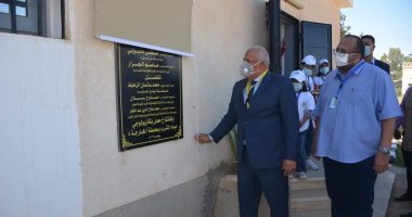 محافظ الوادى الجديد يشهد اصطفاف معدات شركة مياه الشرب والصرف الصحى ..صور