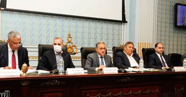 المشروعات الخدمية بأسيوط والبحيرة على طاولة لجنة الإدارة المحلية بـ"النواب"..3 اجتماعات لمناقشة طلبات إحاطة من نواب المحافظتين..مشروعات نفع عام وتطوير طرق وإنشاء مدارس.. وتحويل وحدات قروية إلى مدن أبرز الطلبات 