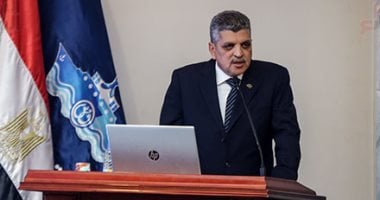 أسامة ربيع: من المتوقع وصول أرباح قناة السويس العام المقبل لـ 8 مليارات دولار