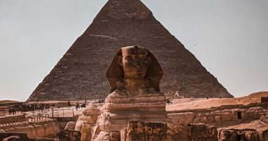 "عبد الله" يصور المعالم السياحية فى مصر بكاميرا الموبايل