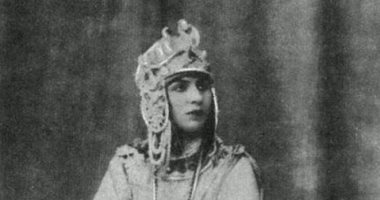 100 صورة عالمية.. منيرة المهدية سلطانة الطرب