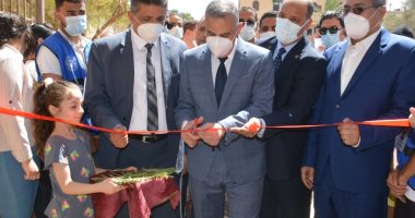 محافظ سوهاج يفتتح مشروعات "حياة كريمة" بقرية الكوامل بحرى بتكلفه 7.8 مليون جنيه