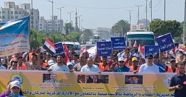الشباب والرياضة بالإسماعيلية تنظم مسيرة شبابية للاحتفال بثورة 30 يونيو.. صور