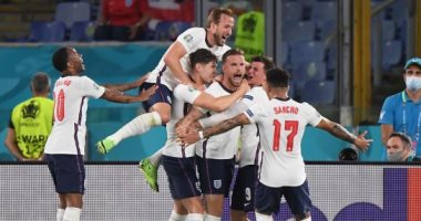 يورو 2020.. يويفا يفتح تحقيقا مع إنجلترا بسبب الليزر فى مباراة الدنمارك