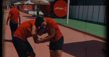 كهربا متوعداً أكرم توفيق فى وصلة هزار: "قابل الجاي يا شبح"