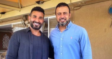 أحمد سعد يرد على انتقادات لصورته مع مصطفى حسنى بعد صلاة الجمعة بصورة جديدة ورسالة