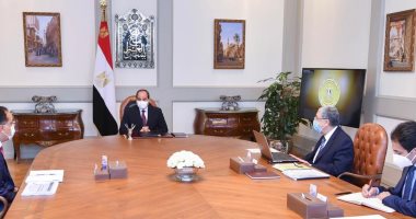 الرئيس السيسي يستعرض عددًا من مشروعات وزارة الكهرباء والربط الكهربائى مع دول الجوار ومركز التحكم الرئيسى بالعاصمة الإدارية.. ويوجه بإعداد استراتيجية وطنية متكاملة لإنتاج الهيدروجين والاستمرار فى الخطط الوطنية