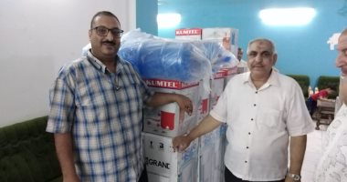 نقابة المعلمين توزع مبردات مياه على لجان الثانوية العامة ببنى سويف.. صور
