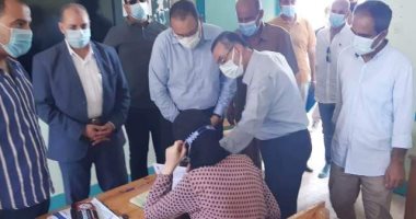 محافظ الشرقية يتفقد لجنة الثانوية العامة بقرية بنى شبل.. صور