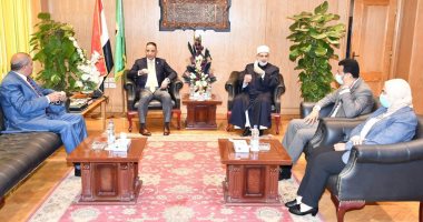 محافظ الفيوم يستقبل رئيس جامعة الأزهر ووكيل المشيخة لبحث التعاون المشترك