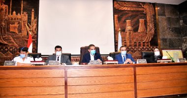 محافظ الغربية ورئيس الرقابة الإدارية يجتمعان برؤساء المصالح الحكومية لتكثيف الحملات الرقابية