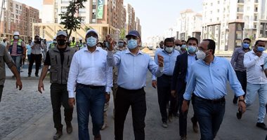 رئيس الوزراء يتفقد الموقف التنفيذى لمشروعات العاصمة الإدارية الجديدة.. ويتجول بالأحياء السكنية المختلفة.. ويؤكد: تكليفات واضحة من الرئيس السيسي بالالتزام بالبرامج الزمنية للتسليم وجودة التنفيذ