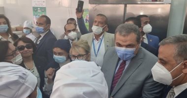 وزير القوى العاملة يتفقد ورش مركز التدريب المهني بحي الكوثر بسوهاج.. صور