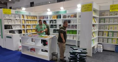 خصومات 30%.. "المعجم الوسيط" الأكثر رواجا بجناح مجمع الخالدين بمعرض الكتاب