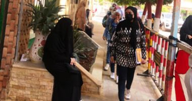 فرحة وارتياح بعد امتحان اللغة الأجنبية الثانية لطلاب الثانوية العامة بالمحافظات.. طلاب البحيرة: فى مستوى الطالب المتوسط.. وكفر الشيخ: عوضنا عن الامتحان السابق.. والمنوفية: سهل وانتهينا منه قبل نصف الوقت..صور 