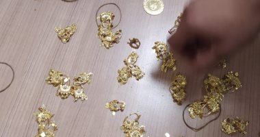 ضبط راكب حاول تهريب كمية من المشغولات الذهبية حول جسده  
