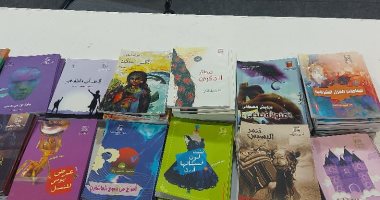 بتحب الشعر.. لو معاك 100جنيه تقدر تشترى 100 ديوان من معرض الكتاب