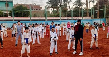 الكاراتيه مش للرجال فقط.. هدى وشهد يدربان الأطفال على فنون القتال ببنى سويف.. لايف