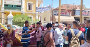 فرحة طلاب الثانوية العامة بامتحان الفرنساوى فى كفر الشيخ وسوهاج.. فيديو