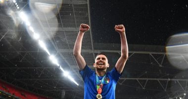 استفتاء "لا جازيتا" يمنح جورجينيو الكرة الذهبية